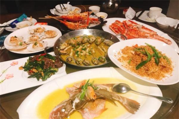 79号鱼船海鲜主题餐厅